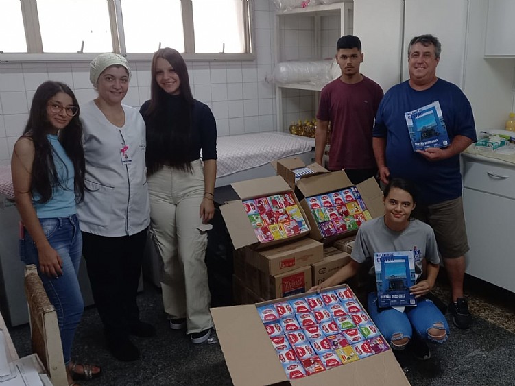 Escola estadual de Paranapuã doa mais de 2mil gelatinas para Santa Casa de Jales