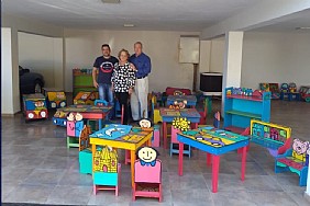 Santa Casa de Jales recebe doações de mobiliário infantil para brinquedoteca
