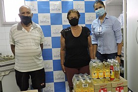 Santa Casa de Misericórdia de Jales recebe de casal de Jales doações para a campanha “Alimento Solidário