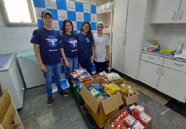 Santa Casa de Jales recebe doações da Faculdade Unicesumar pela campanha “Doe alimento e ganhe um livro
